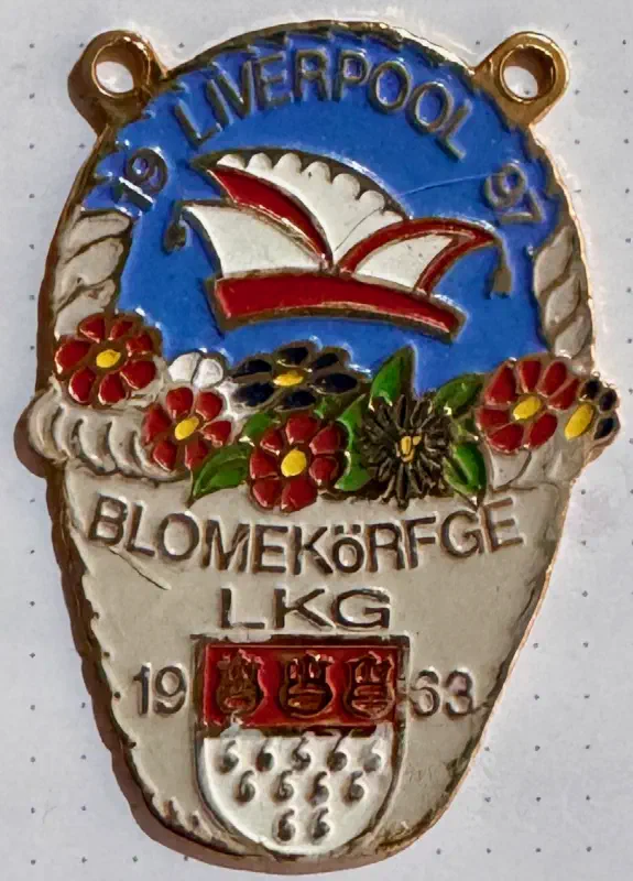 (Blumenkorb mit Narrenkappe), Bild 1